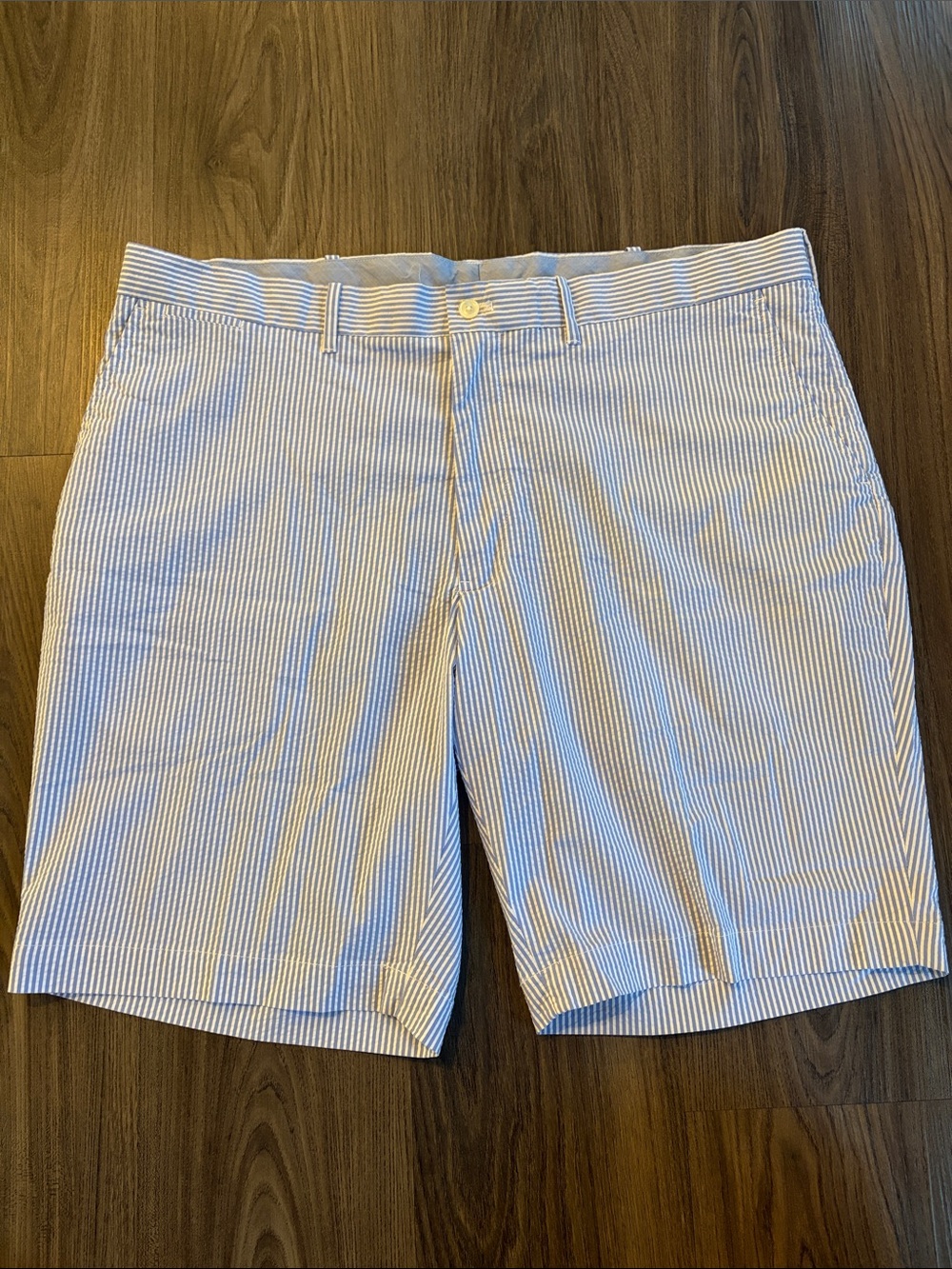 Polo Golf Ralph Lauren Men’s Seersucker Blue and White Striped Golf Shorts